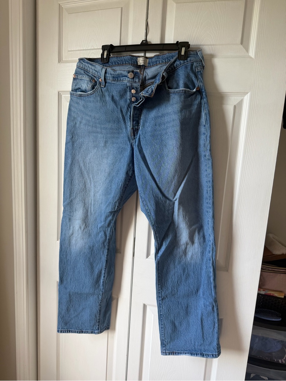 Levi straight jeans